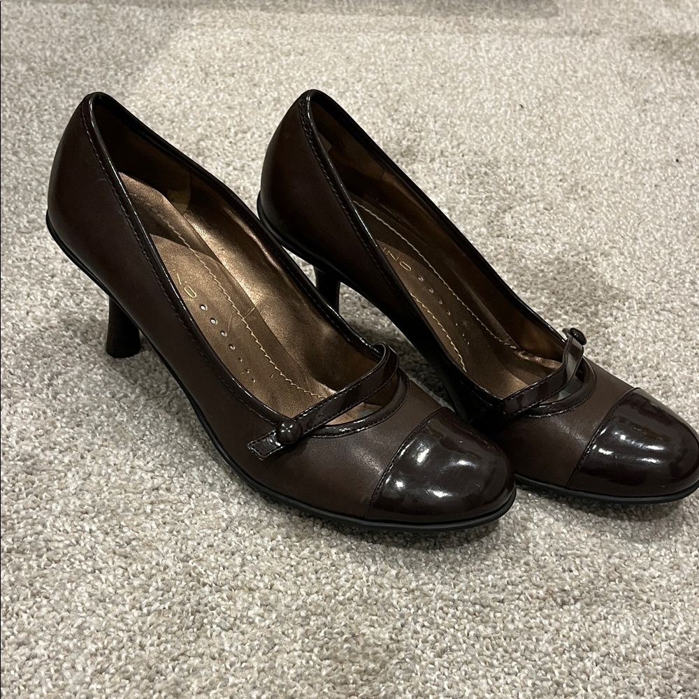 Elegant Brown Women's Heels